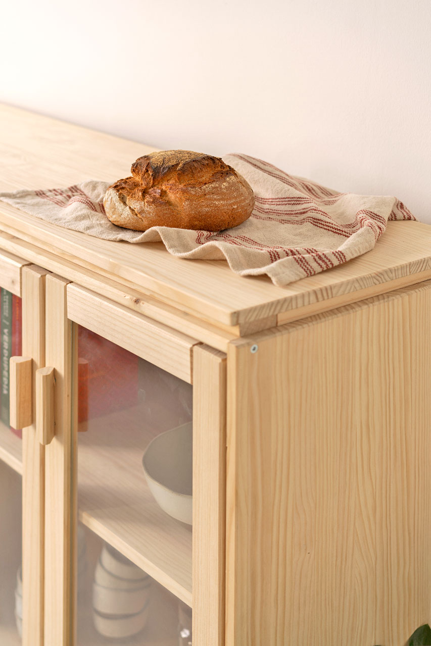 Imagen de ambiente 5 para:Vitrina de madera natural